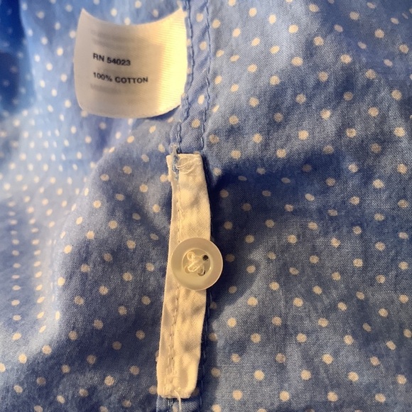 Gap Fitted Blue and White Polka Dot Button Down - Picture 12 of 13